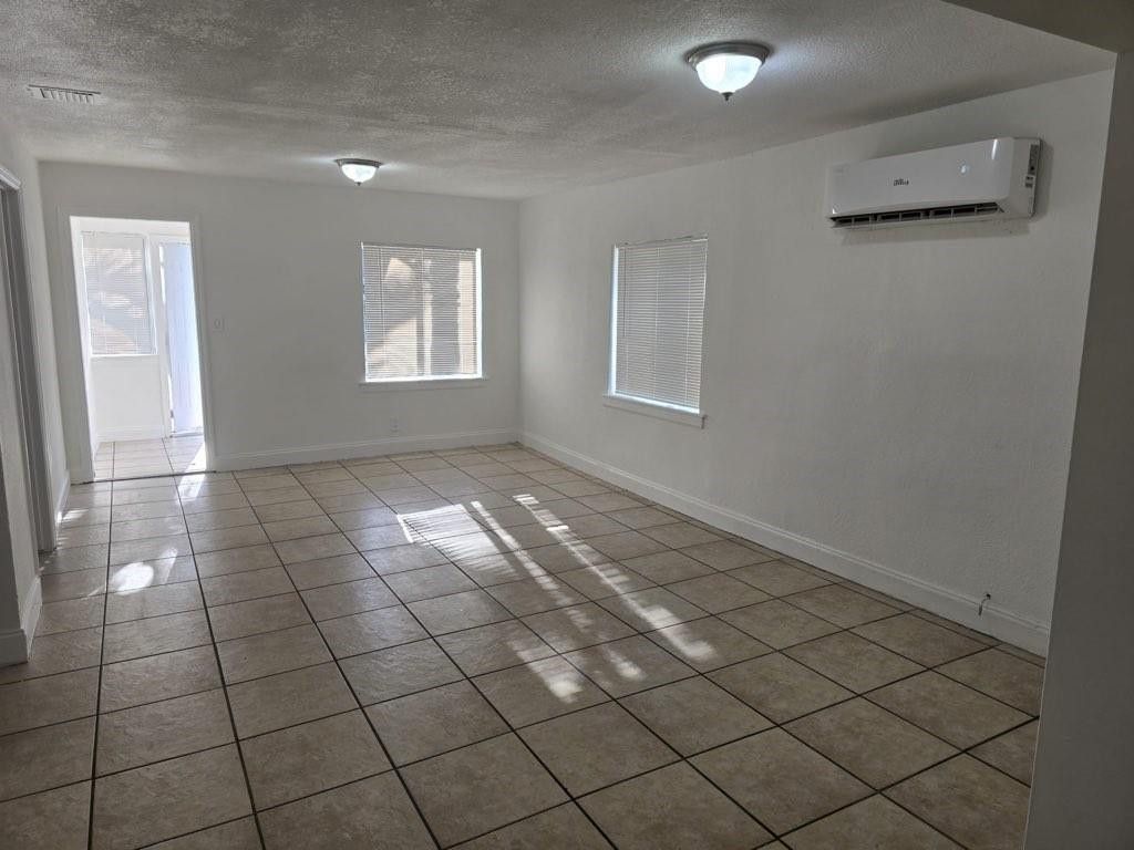 5431 NW 30th Avenue, Miami, FL 33142 Photo