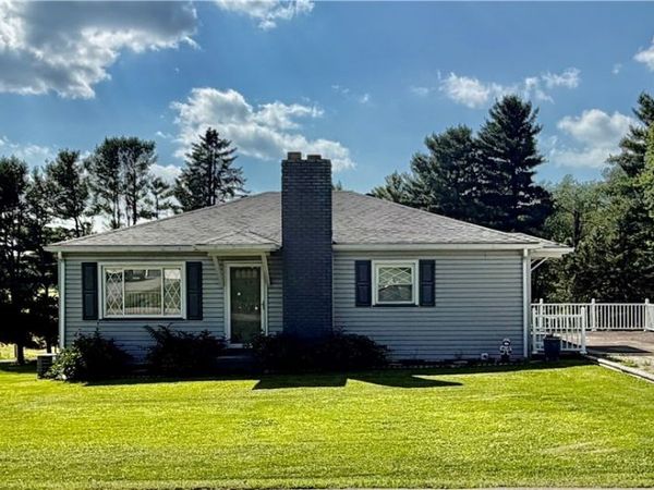 1833 Rolling Acres Road, New Cumberland, WV 26047