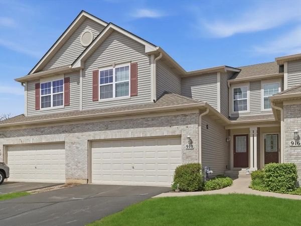 918 Oak Ridge Boulevard , Elgin, IL 60120