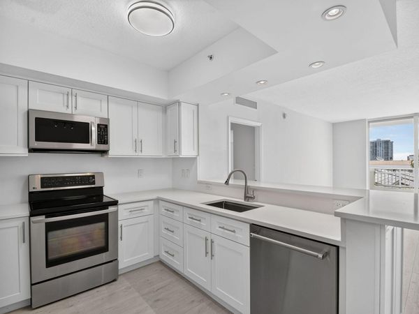 403 S Sapodilla Avenue, Unit 409, West Palm Beach, FL 33401
