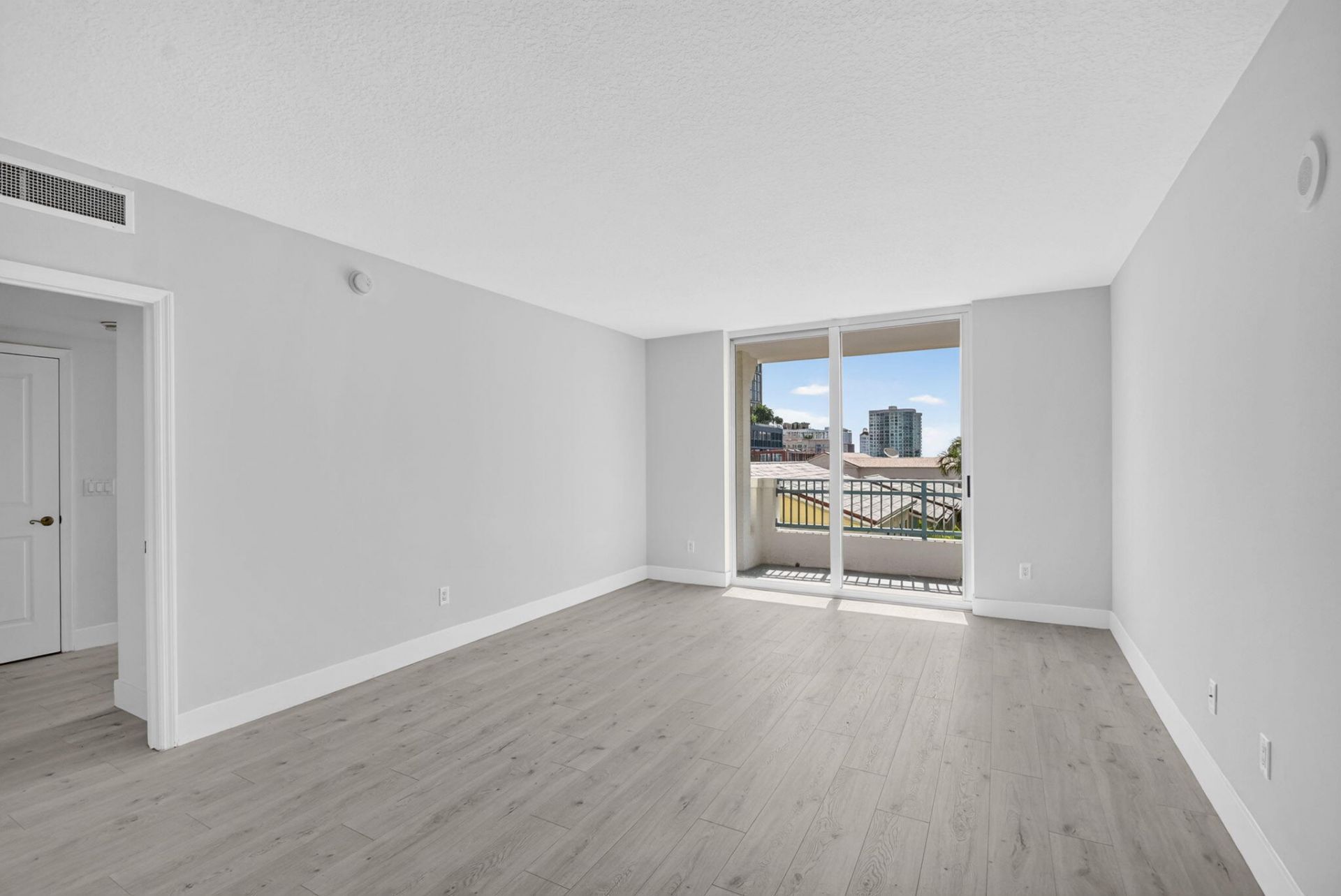 403 S Sapodilla Avenue, Unit 409, West Palm Beach, FL 33401 Photo