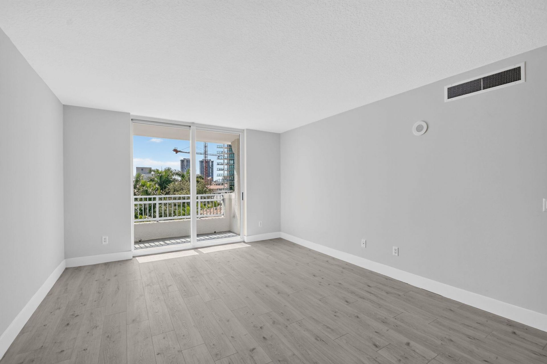 403 S Sapodilla Avenue, Unit 409, West Palm Beach, FL 33401 Photo