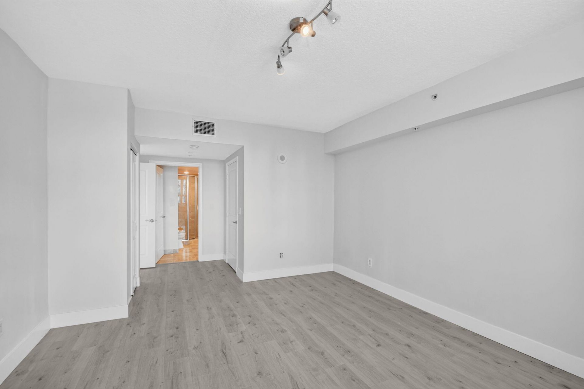 403 S Sapodilla Avenue, Unit 409, West Palm Beach, FL 33401 Photo