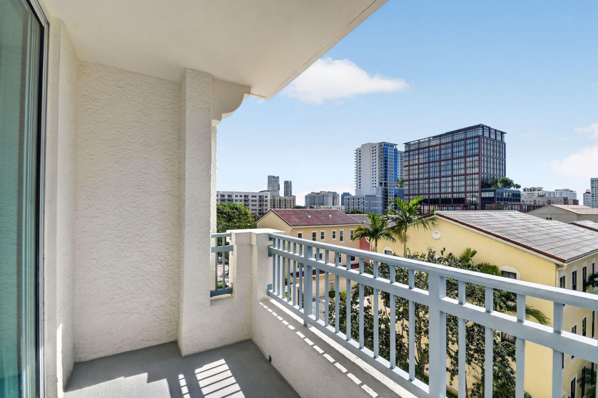 403 S Sapodilla Avenue, Unit 409, West Palm Beach, FL 33401 Photo