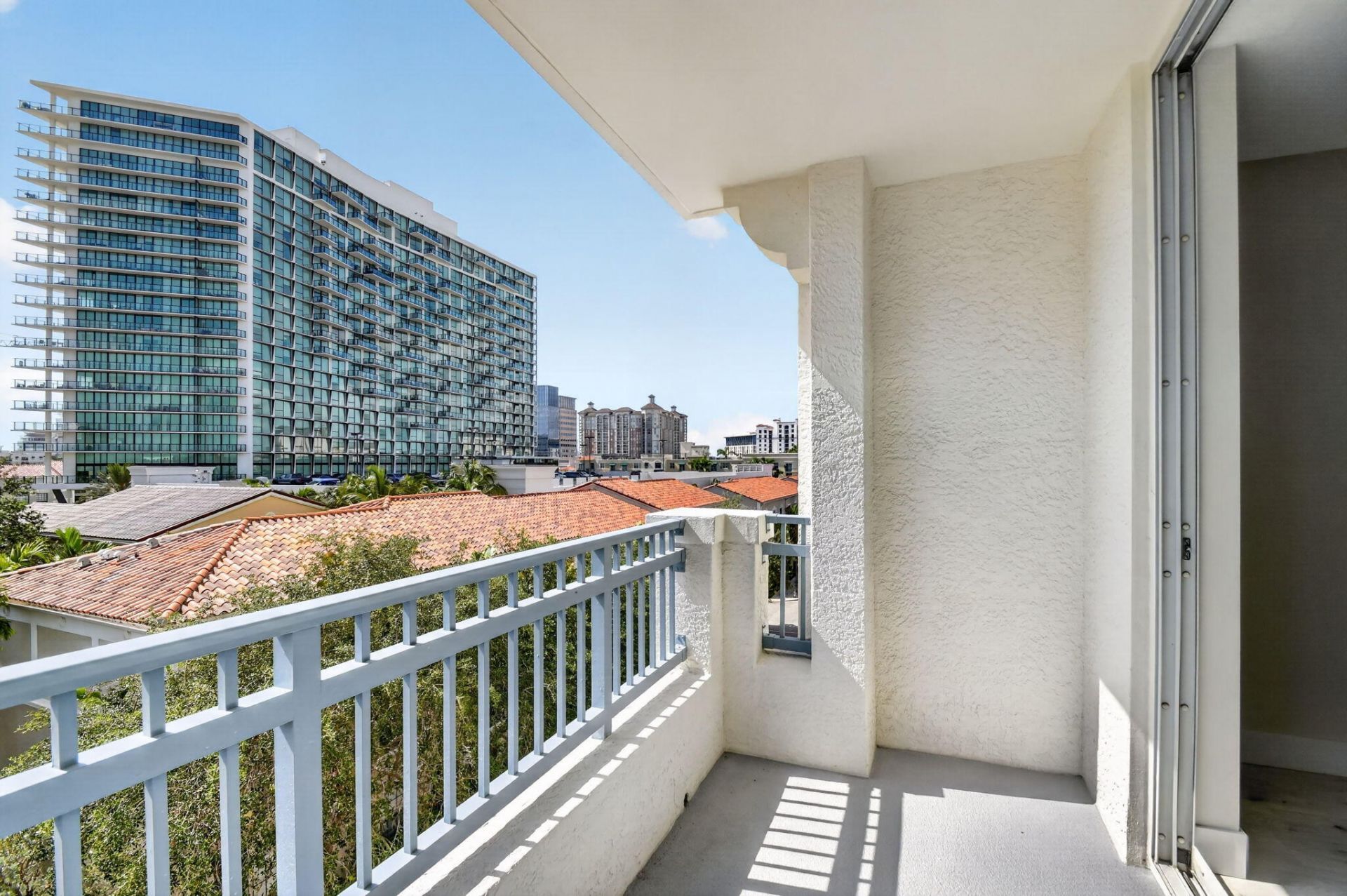 403 S Sapodilla Avenue, Unit 409, West Palm Beach, FL 33401 Photo