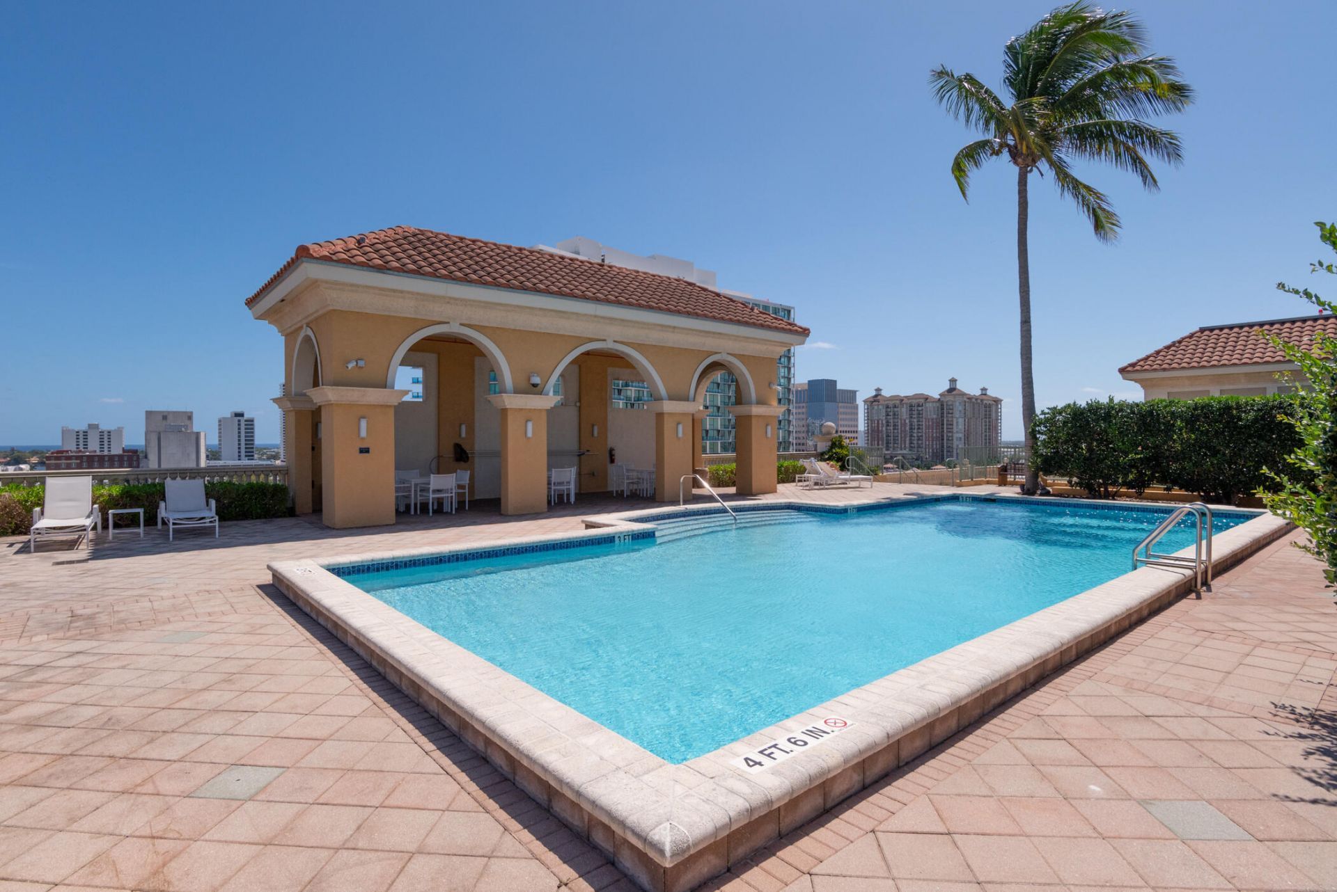 403 S Sapodilla Avenue, Unit 409, West Palm Beach, FL 33401 Photo
