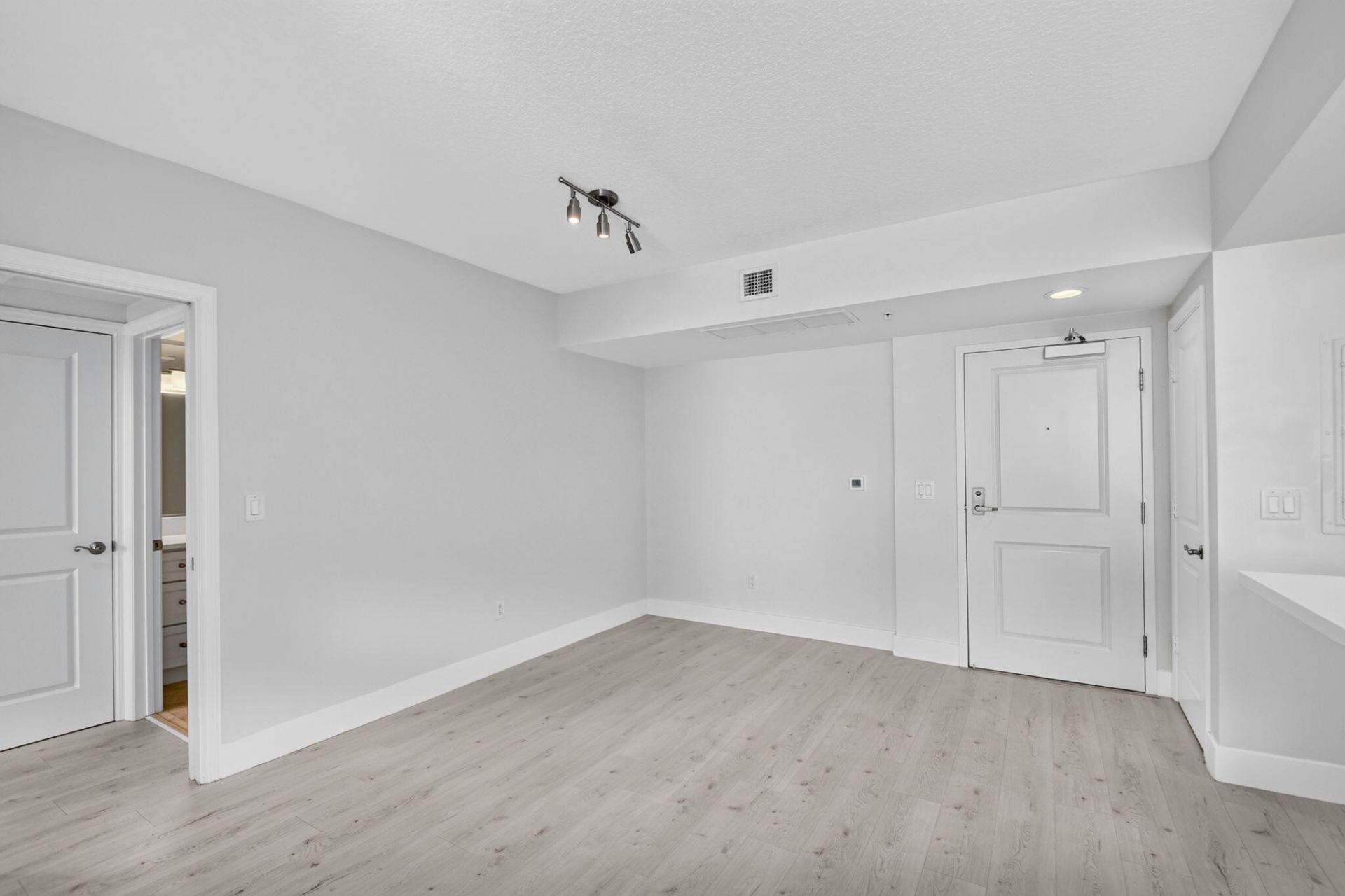 403 S Sapodilla Avenue, Unit 409, West Palm Beach, FL 33401 Photo