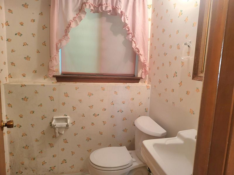 5230 Hacket Drive, Columbus, OH 43232 Photo 10
