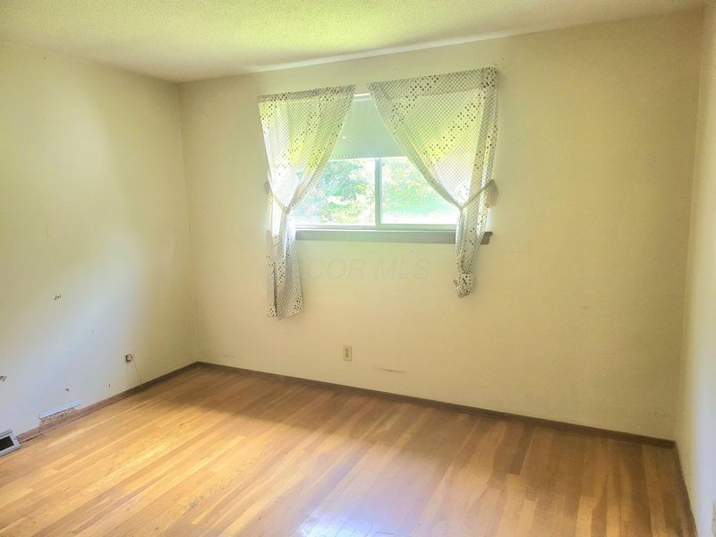 5230 Hacket Drive, Columbus, OH 43232 Photo 11