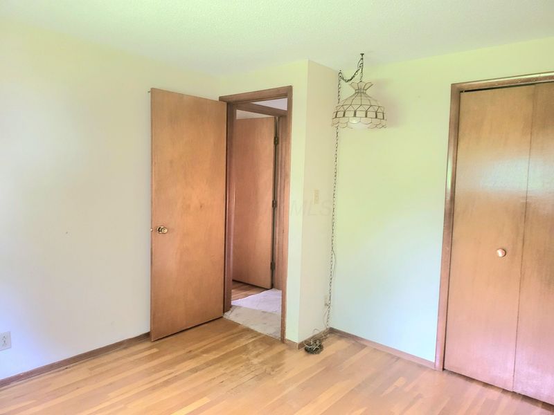 5230 Hacket Drive, Columbus, OH 43232 Photo 12
