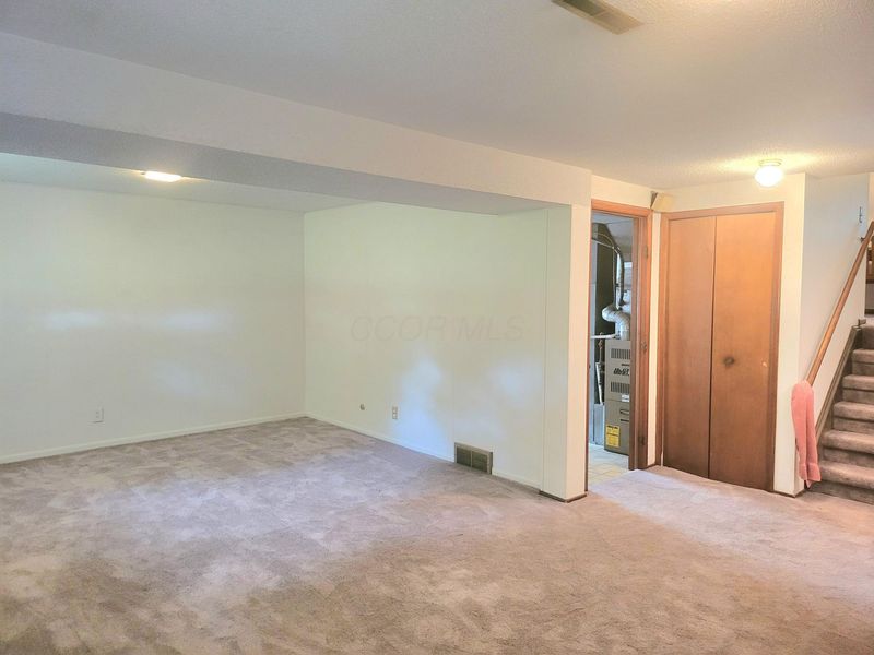 5230 Hacket Drive, Columbus, OH 43232 Photo 7