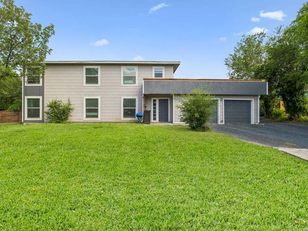 130 SENISA DR, San Antonio, TX 78228