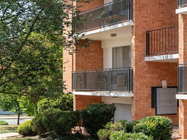 1800 JEFFERSON PARK AVE, Unit 5, Charlottesville, VA 22903