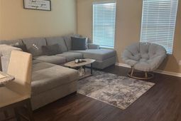 810 Twin Oaks Circle photo 4