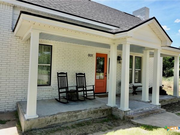 801 Reynolds , Goldthwaite, TX 76844