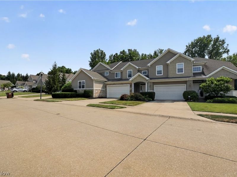 29361 Hummingbird Circle, Westlake, OH 44145 Photo 2