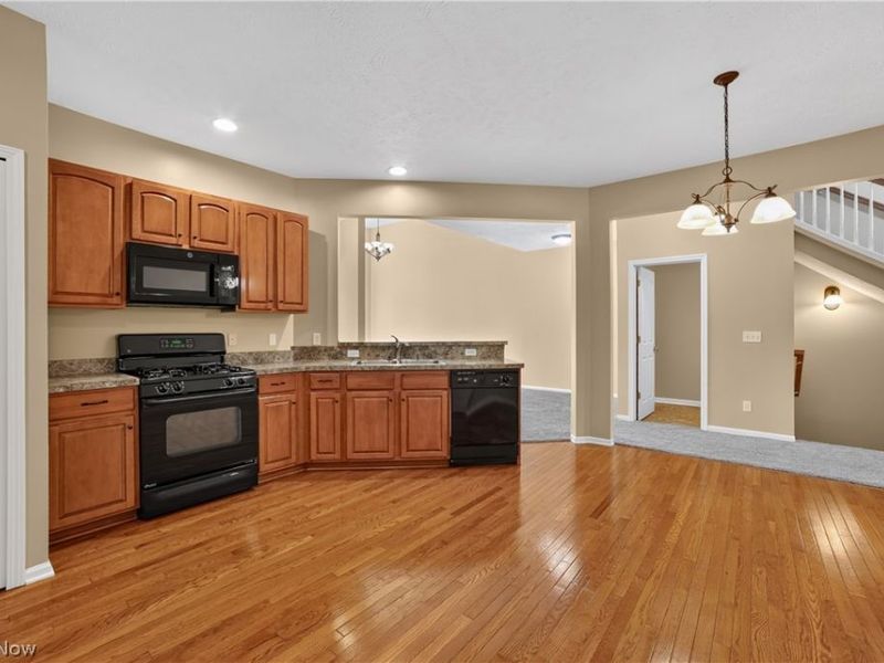 29361 Hummingbird Circle, Westlake, OH 44145 Photo 8