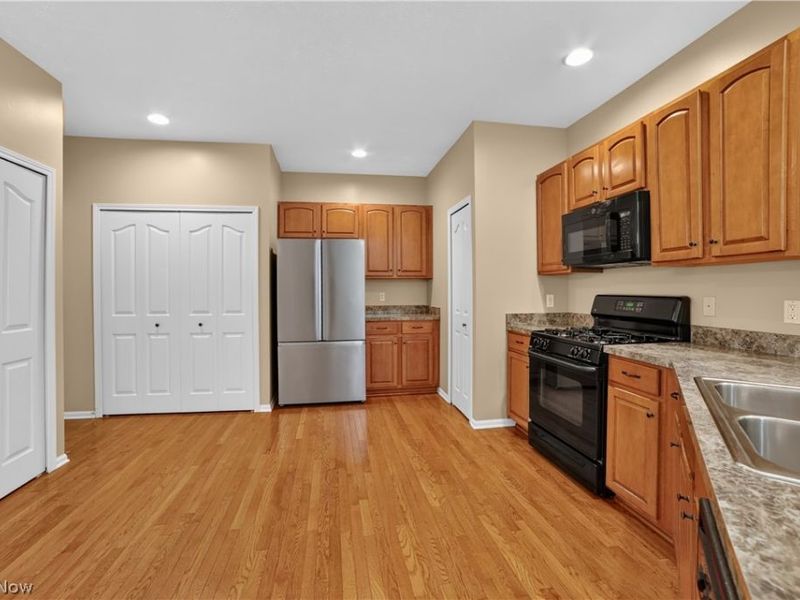 29361 Hummingbird Circle, Westlake, OH 44145 Photo 9