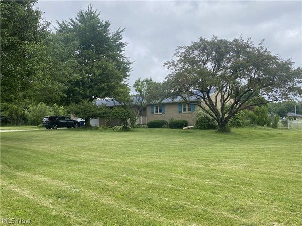 8292 Ravenna Avenue , Louisville, OH 44641