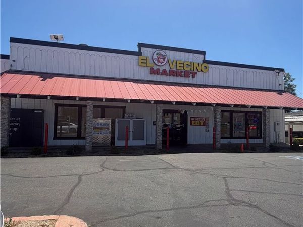 300 W Olive, Madera, CA 93637