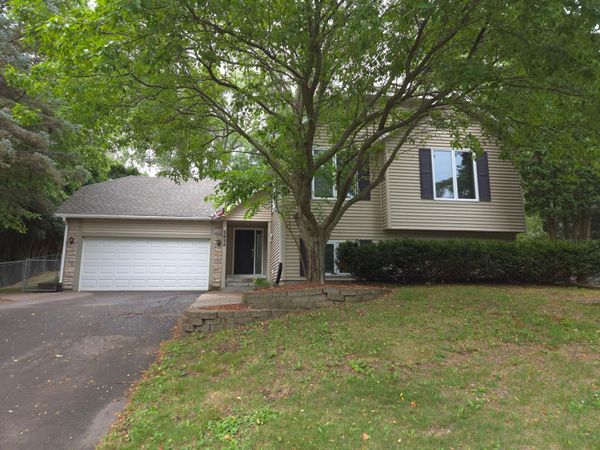 3633 Windtree Drive , Eagan, MN 55123