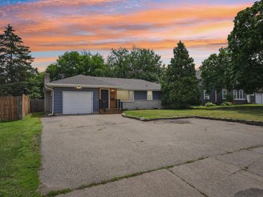 6927 Nicollet Avenue, Richfield, MN 55423