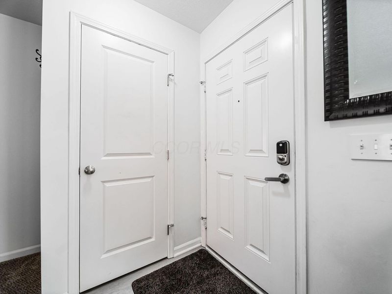 6186 Needletail Road, Unit 66, Columbus, OH 43230 Photo 2