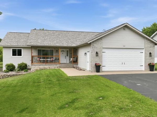 312 Country Lane, Durand, WI 54736