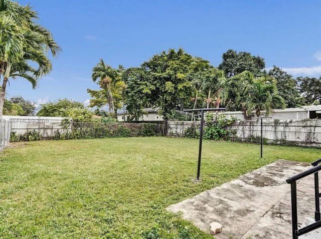 831 NW 21st Court, Miami, FL 33125 Photo