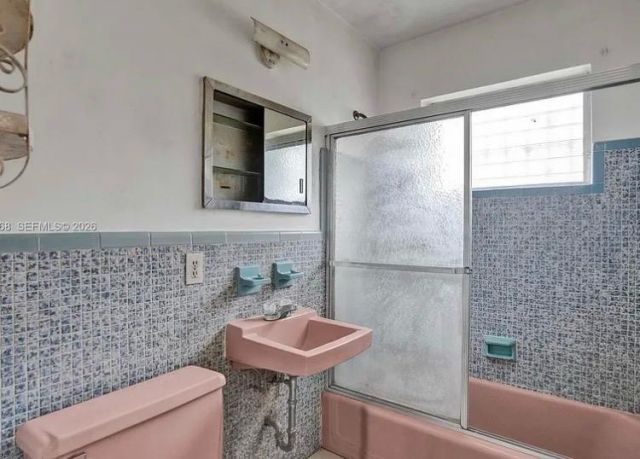 831 NW 21st Court, Miami, FL 33125 Photo