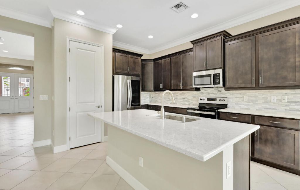 15684 Goldfinch Circle, The Acreage, FL 33470 Photo