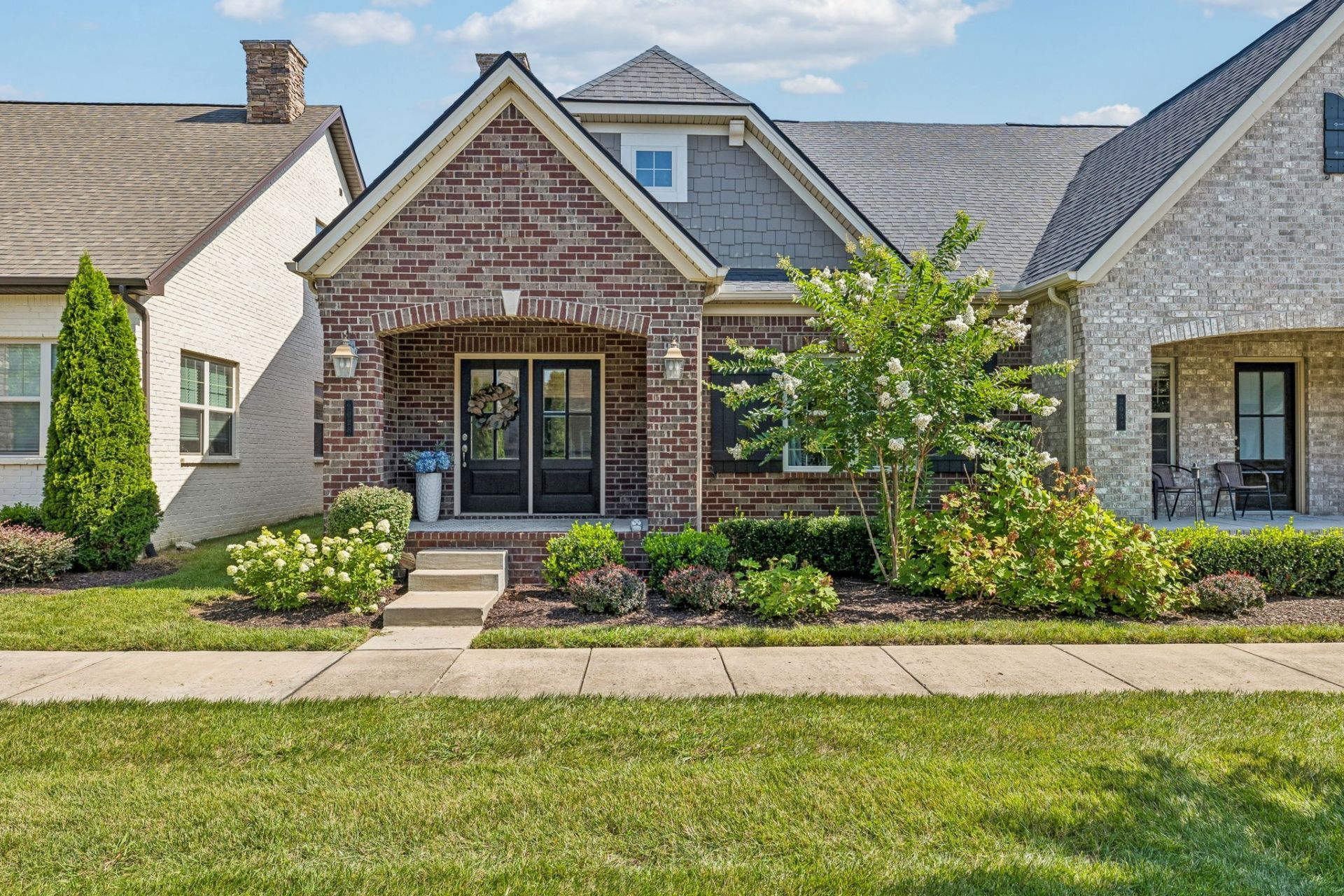 2028 Moultrie Cir, Franklin, TN 37064 Main Photo