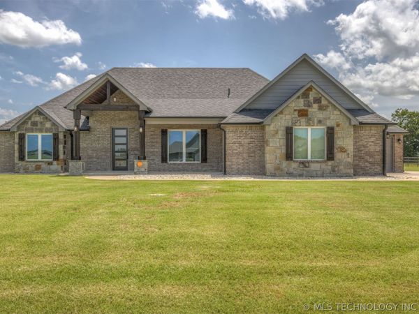 2920 Crosscreek Drive , Oologah, OK 74053