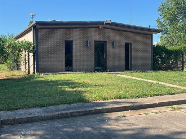 211 E 6th Street, Ada, OK 74820