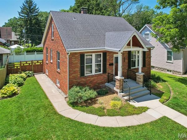1118 13th Street , Highland, IL 62249