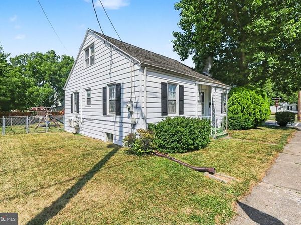 100 S WALNUT STREET, MECHANICSBURG, PA 17055