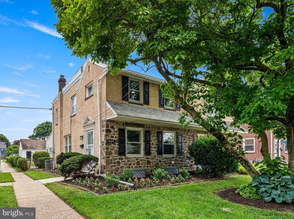1024 W Bridge Street, Phoenixville, PA 19460 Main Photo