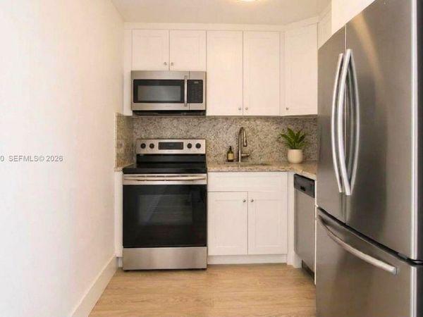 444 SW 4th St , Unit 204, Miami, FL 33130