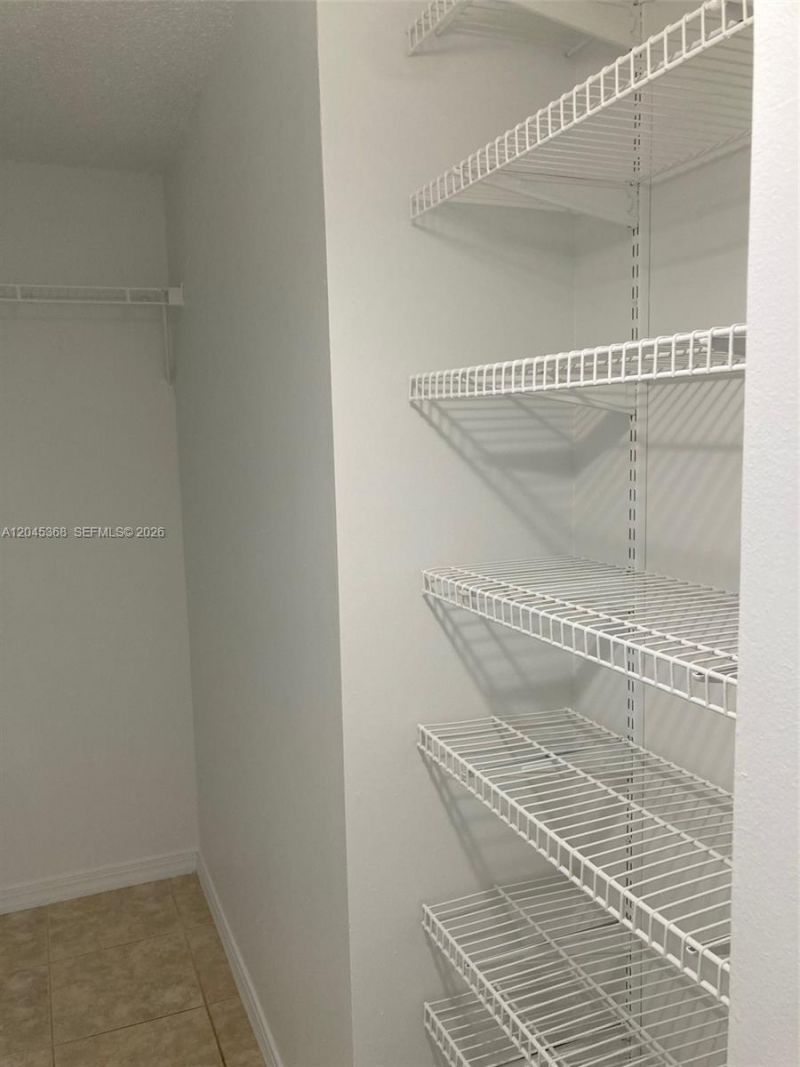 6995 NW 186th St , Unit E403, Hialeah, FL 33015 Photo