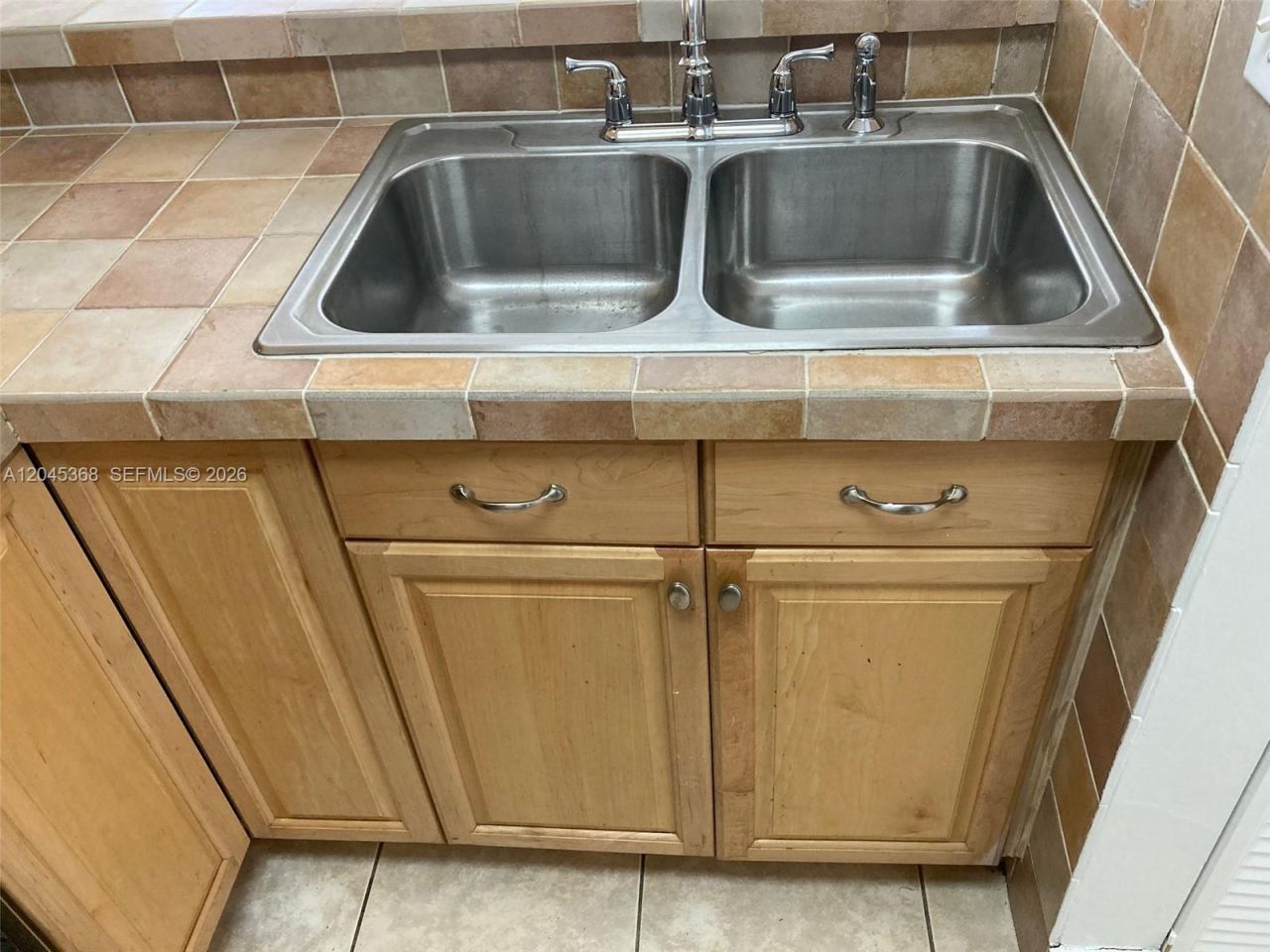6995 NW 186th St , Unit E403, Hialeah, FL 33015 Photo