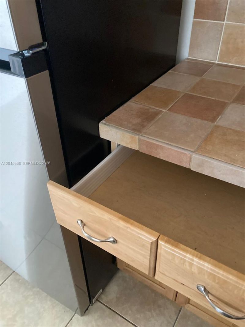 6995 NW 186th St , Unit E403, Hialeah, FL 33015 Photo