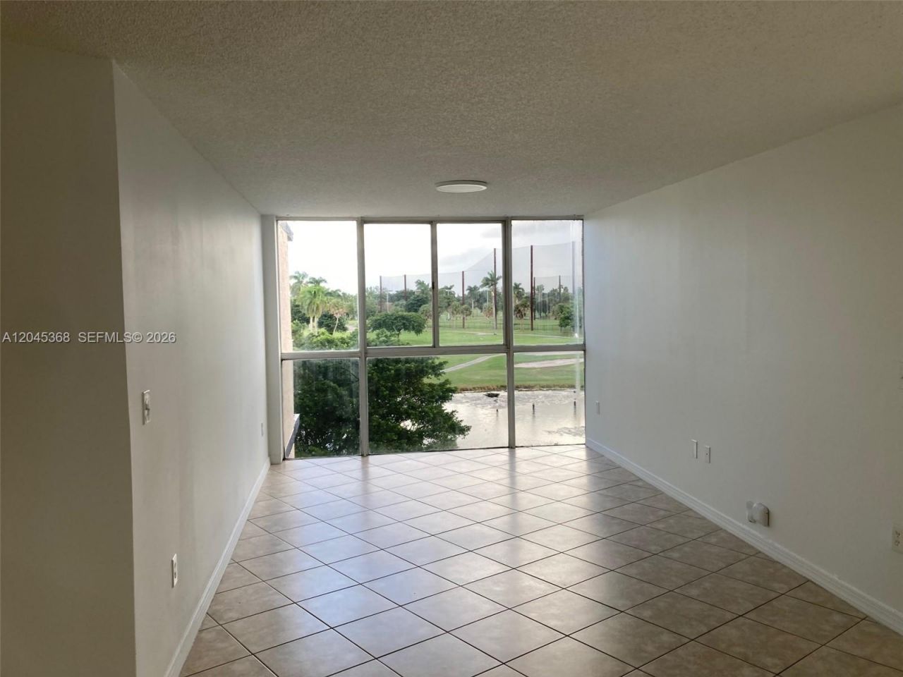 6995 NW 186th St , Unit E403, Hialeah, FL 33015 Photo