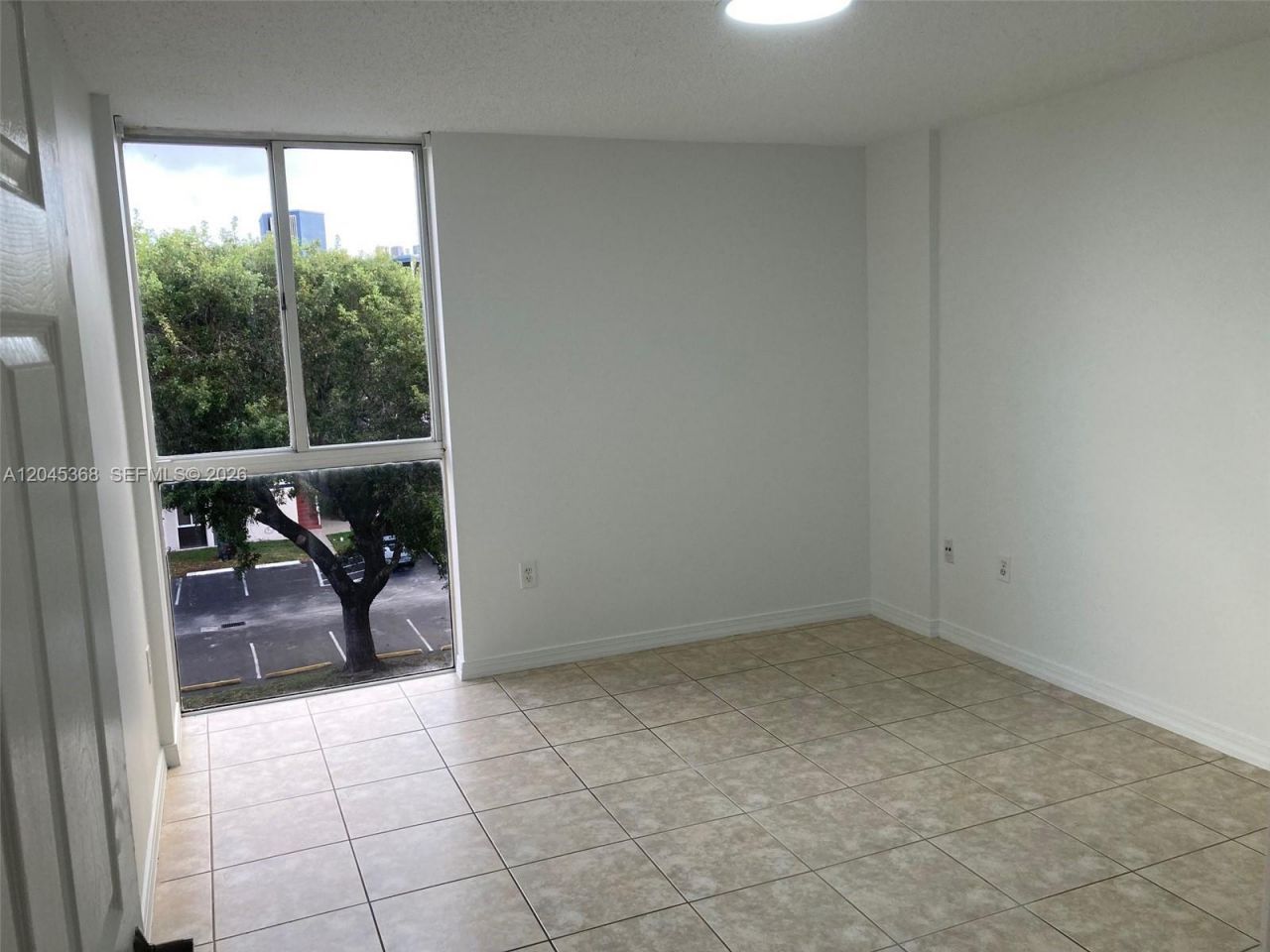 6995 NW 186th St , Unit E403, Hialeah, FL 33015 Photo