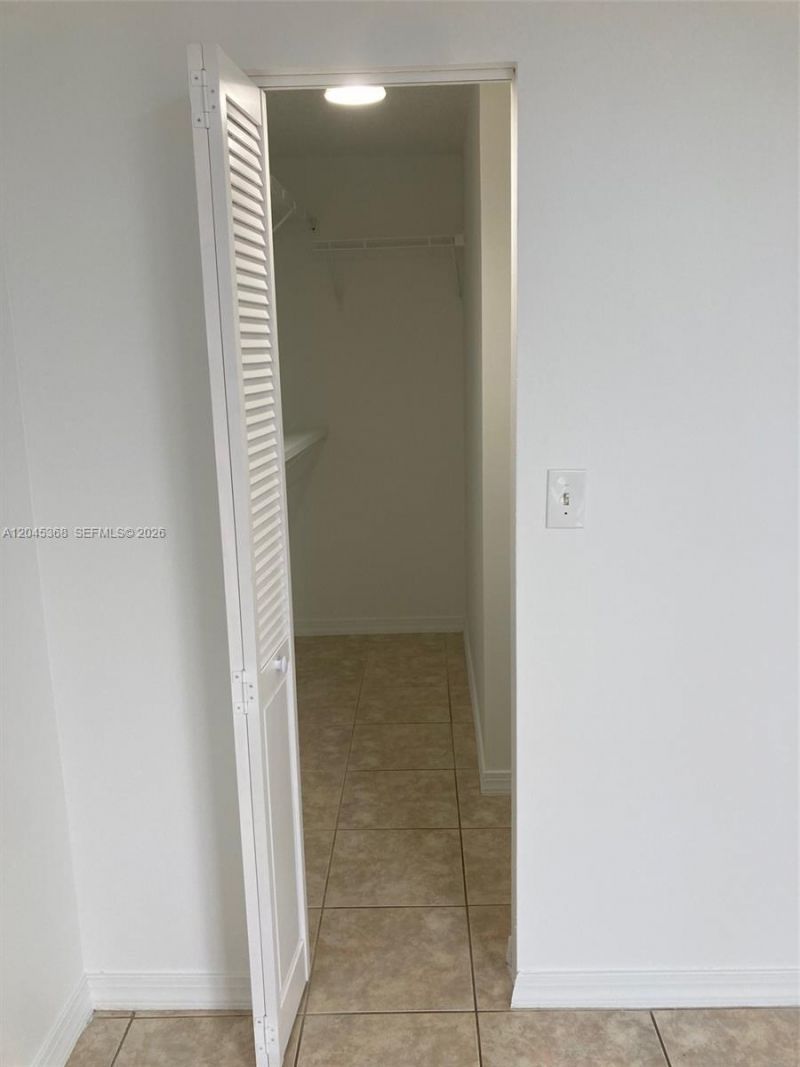 6995 NW 186th St , Unit E403, Hialeah, FL 33015 Photo