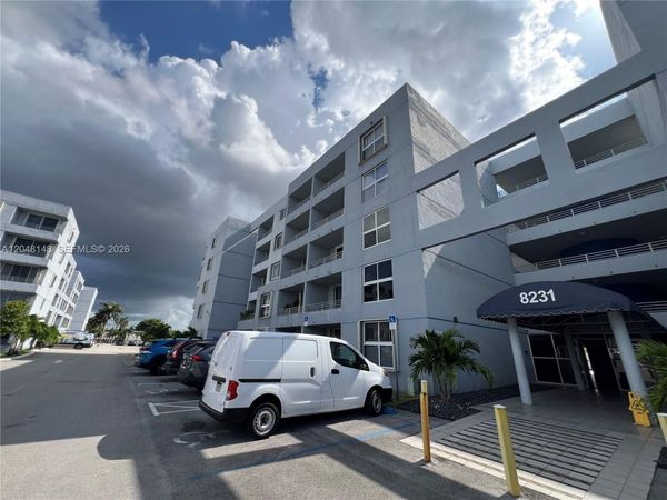8231 NW 8th St , Unit 2-310, Miami, FL 33126