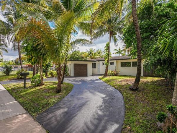 19531 NW 1st Pl , Miami Gardens, FL 33169