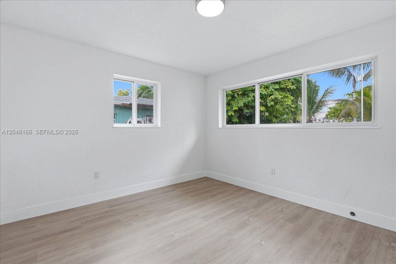 19531 NW 1st Pl , Miami Gardens, FL 33169 Photo