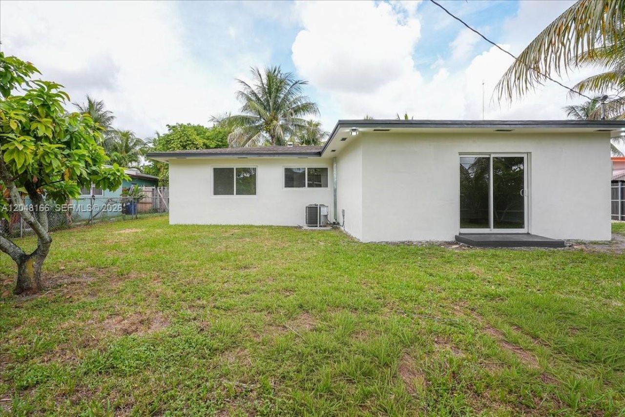19531 NW 1st Pl , Miami Gardens, FL 33169 Photo