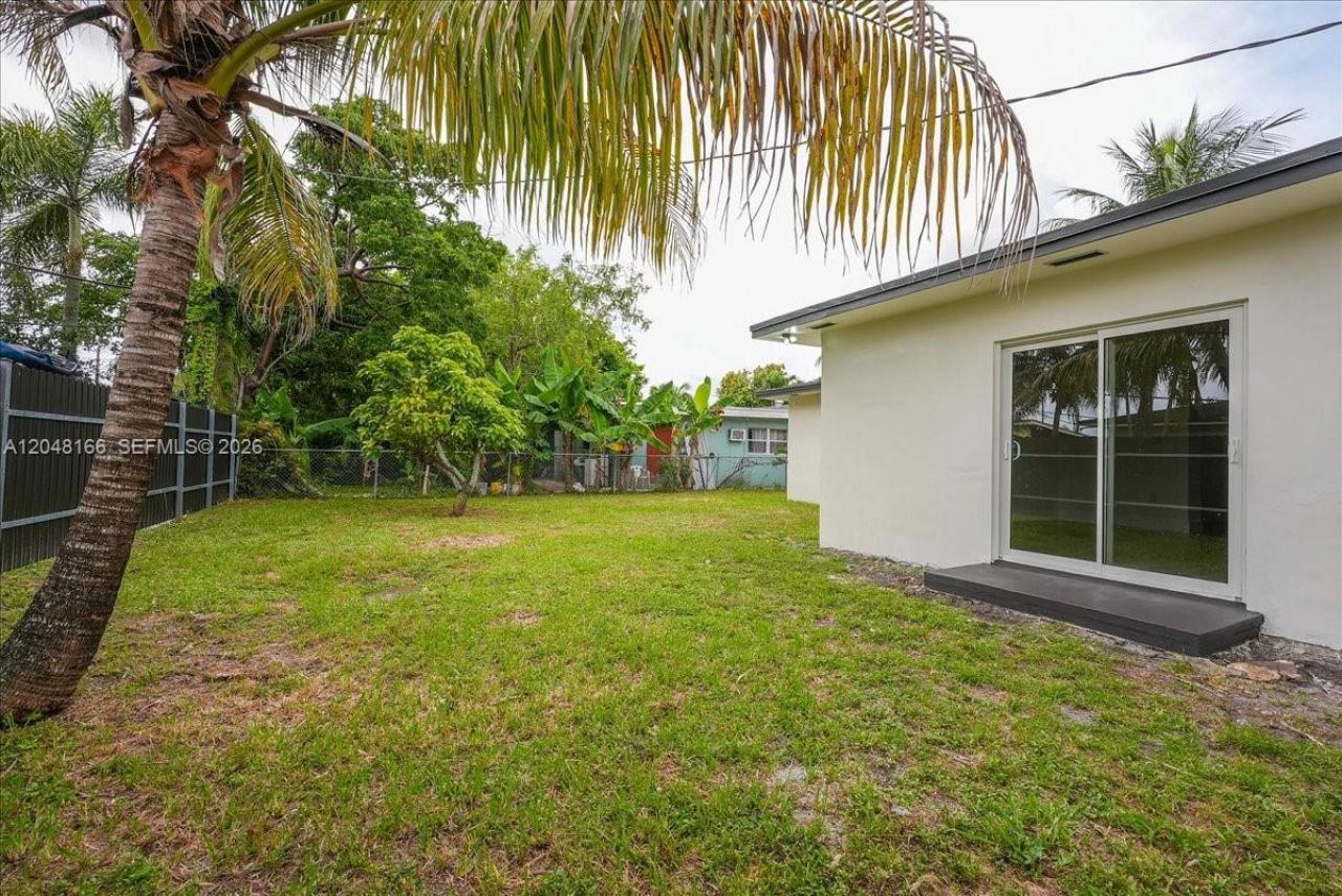 19531 NW 1st Pl , Miami Gardens, FL 33169 Photo