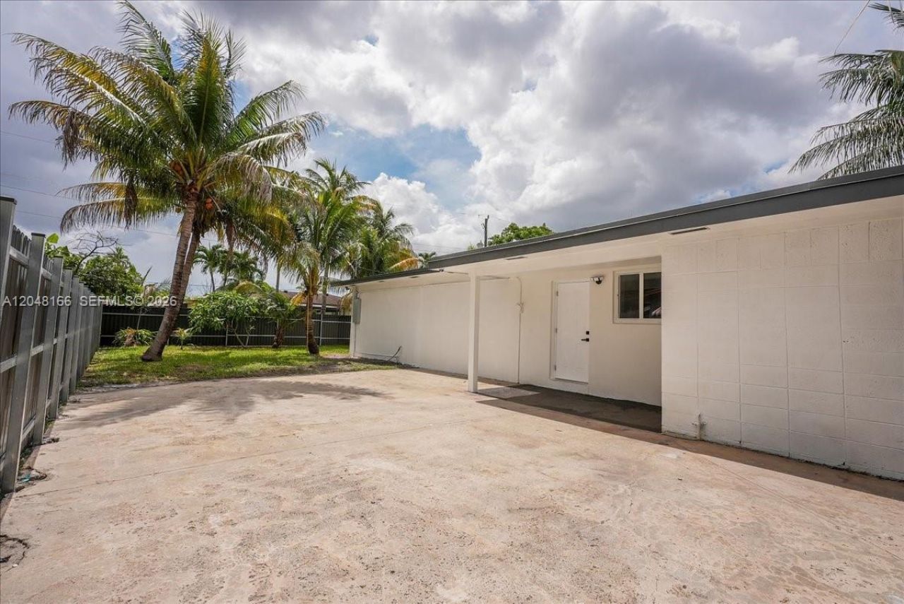19531 NW 1st Pl , Miami Gardens, FL 33169 Photo